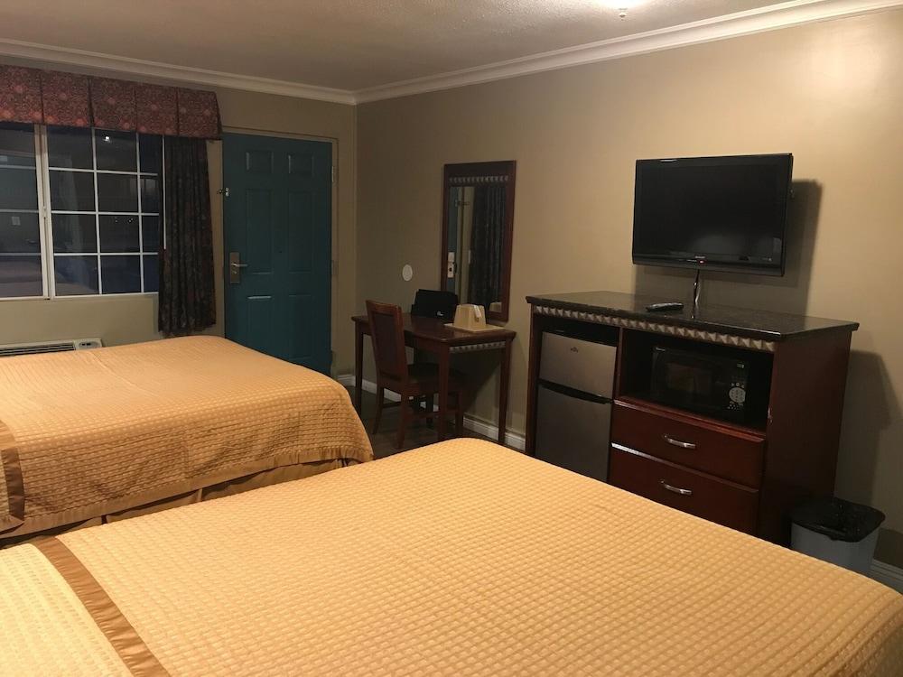 Corona Inn photo 11