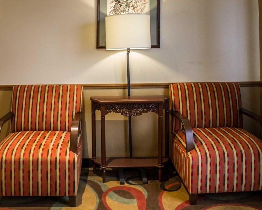 Quality Inn Akron South photo 3