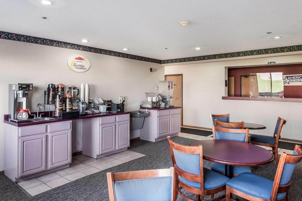 Americas Best Value Inn Wenona photo 28