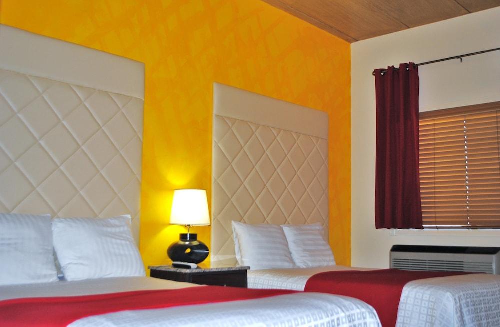 Surfside Motel photo 11