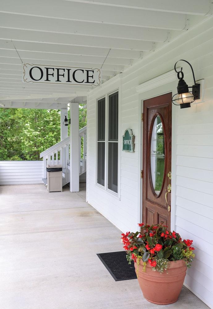 The Liberty Lodge at Sister Bay photo 11