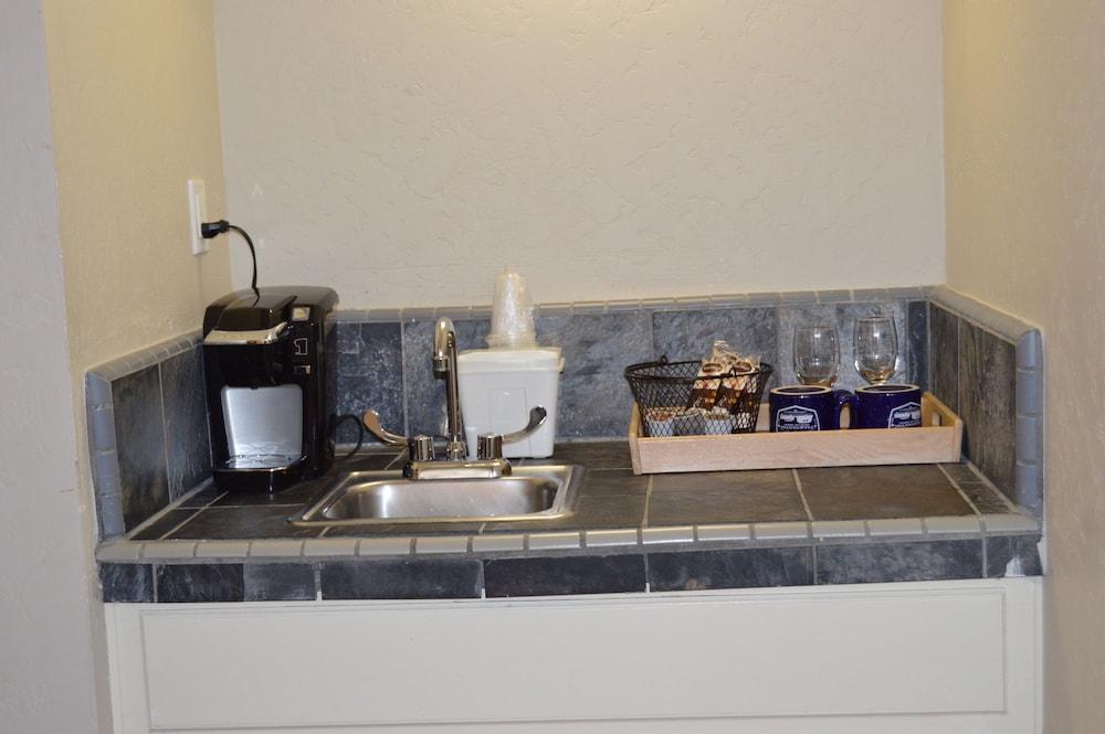Palm Canyon Hotel & RV Resort photo 36