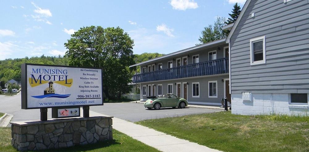 Munising Motel photo 1
