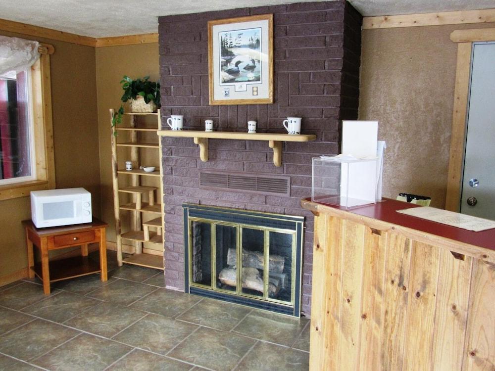 Traveler's Lodge photo 22