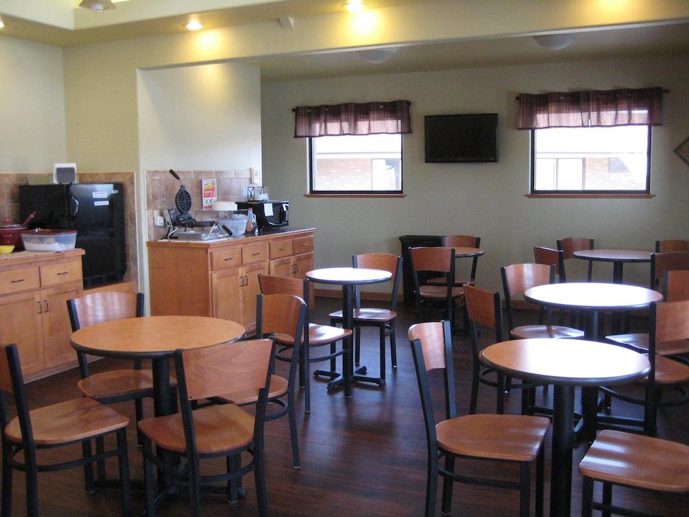 Trade Winds Motel photo 16