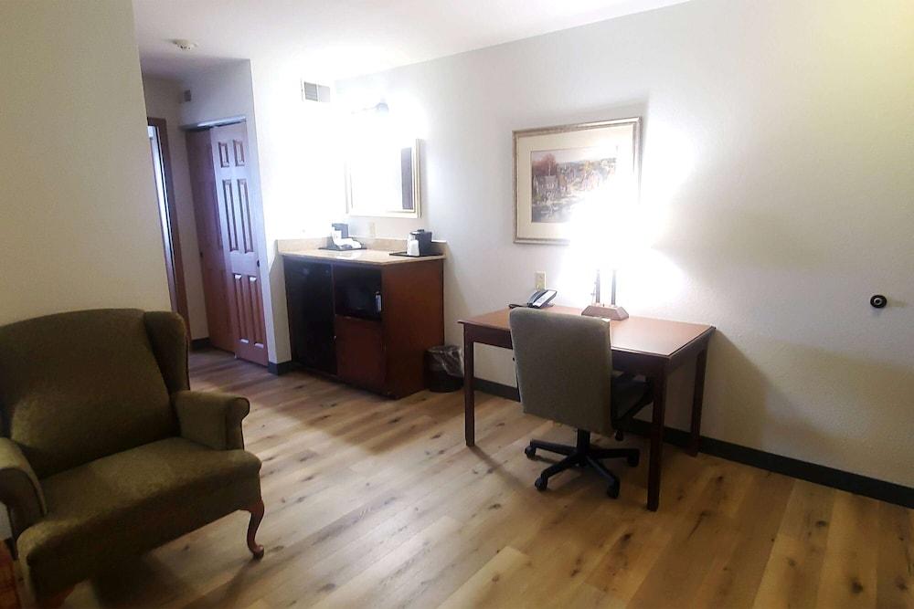 Wingate by Wyndham Youngstown/Austintown photo 15