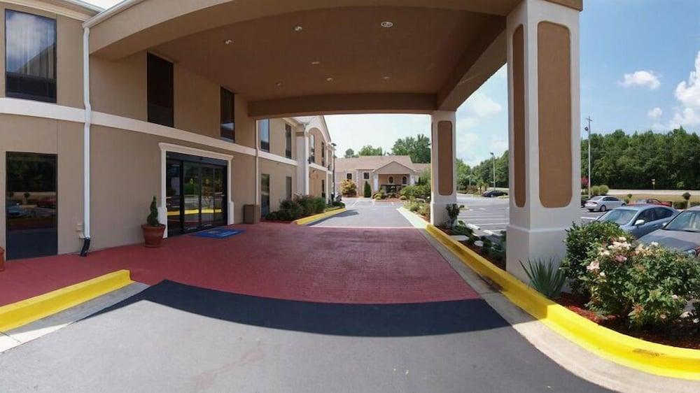 Comfort Inn & Suites Griffin North photo 29