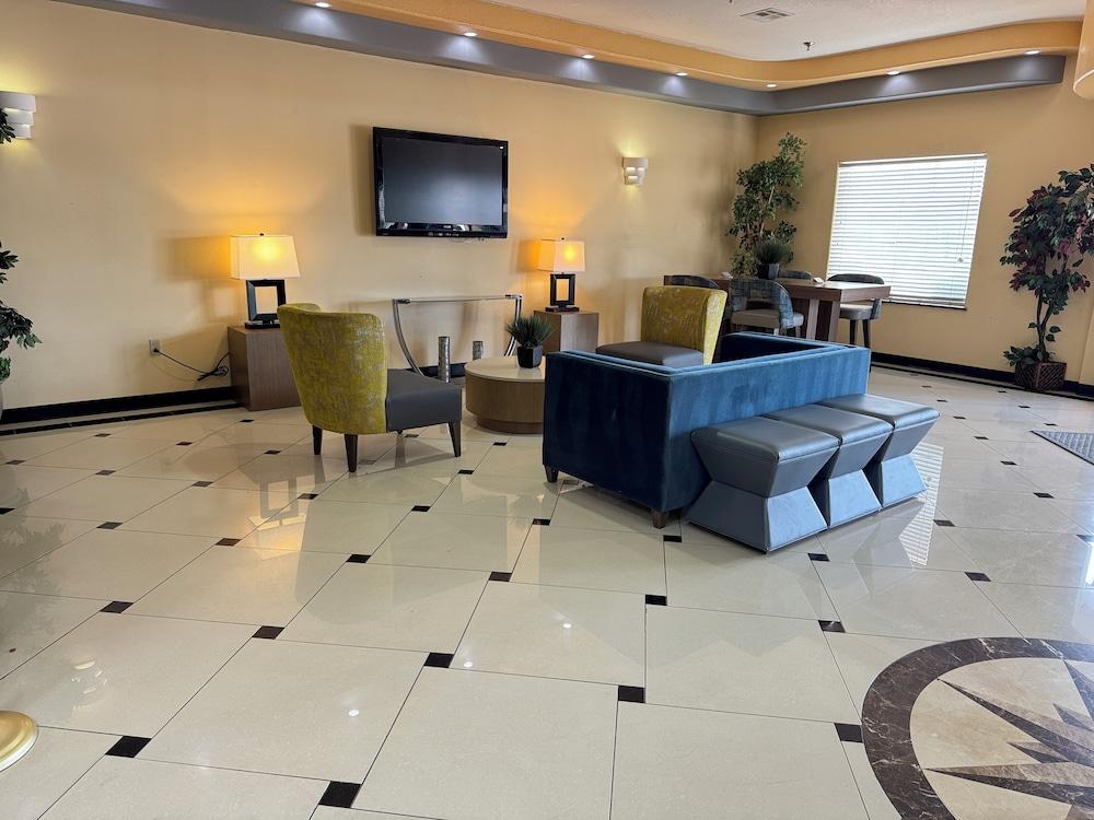 Robinson Inn and Suites photo 14