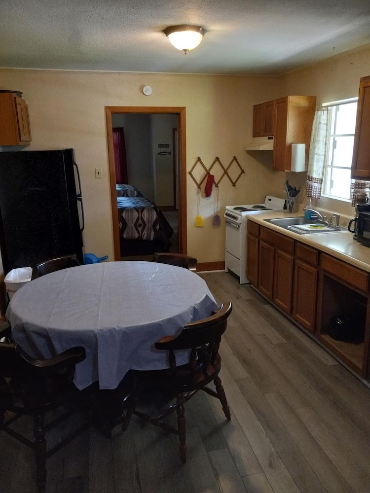 Cedar Falls Motel photo 24