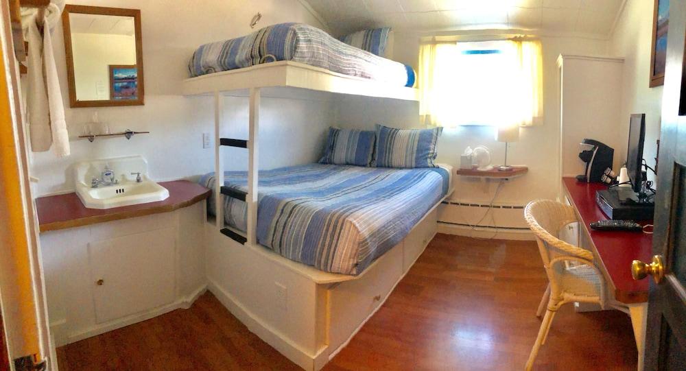 Driftwood Inn and Seaside Lodges photo 74