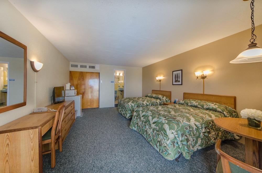 Attache Motel photo 21