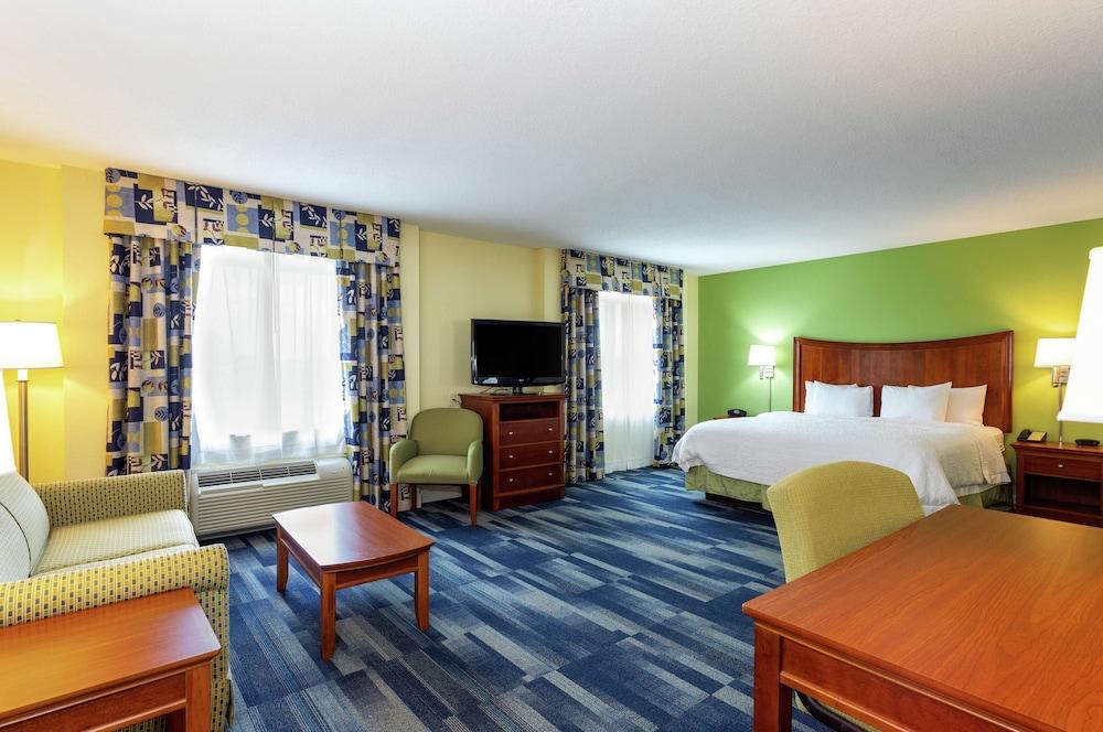 Hampton Inn & Suites Ft. Pierce photo 17