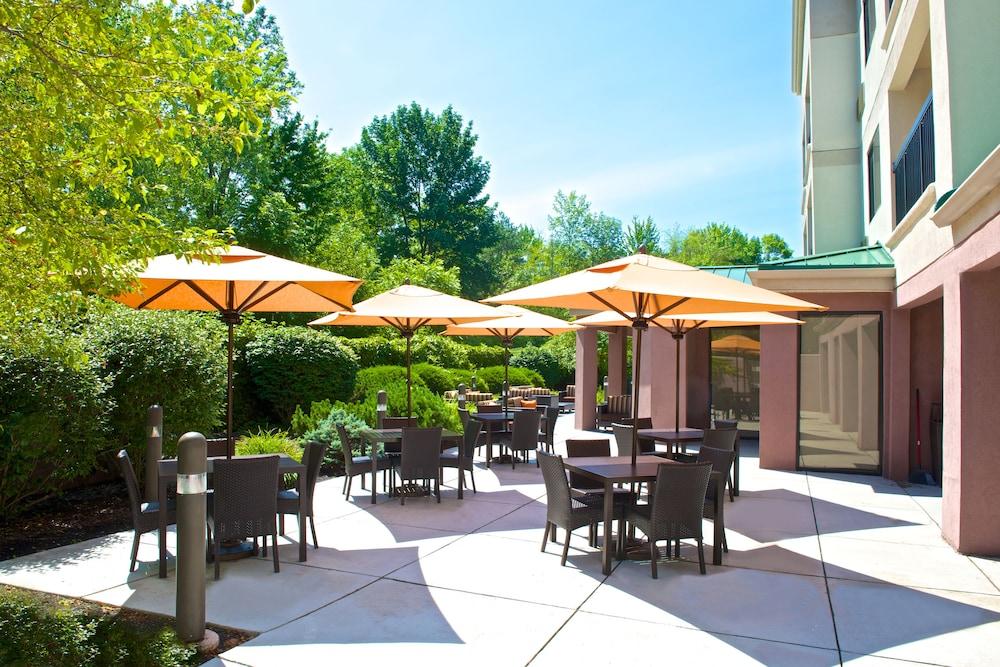 Country Inn & Suites by Radisson, Columbus-Edinburgh photo 24