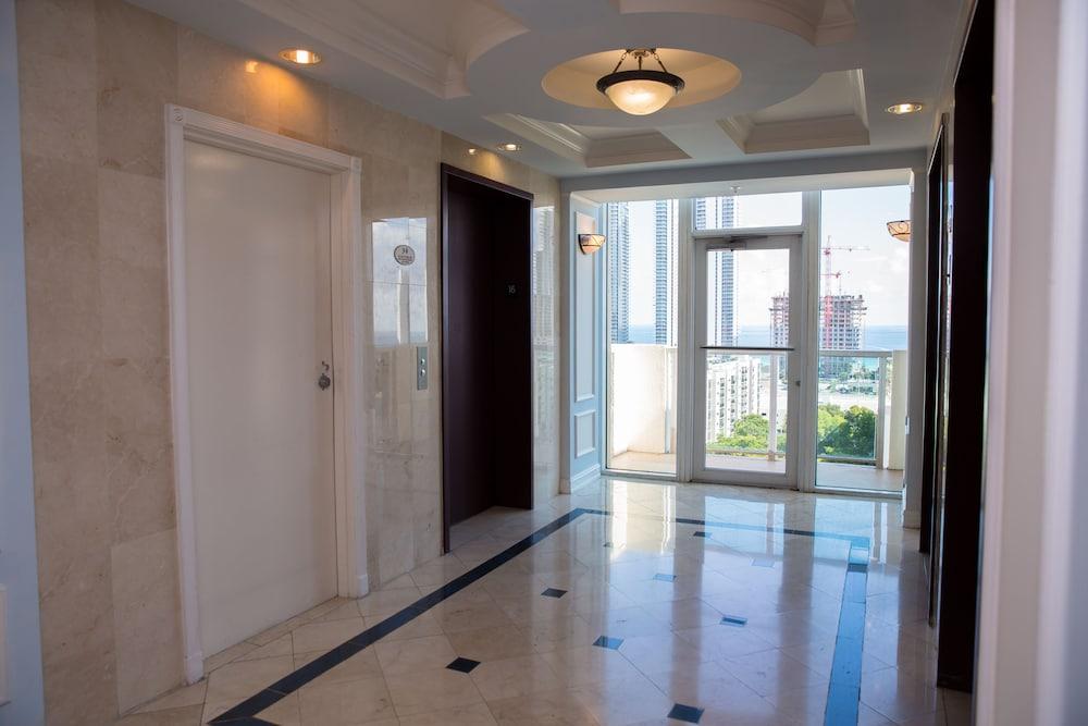 Best Holiday Suites photo 21