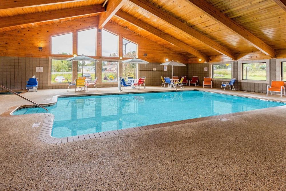 AmericInn by Wyndham Duluth South Black Woods Event Center photo 24