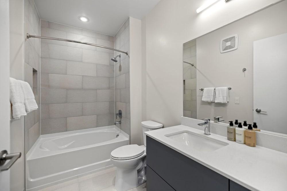 Placemakr Cathedral Heights photo 24