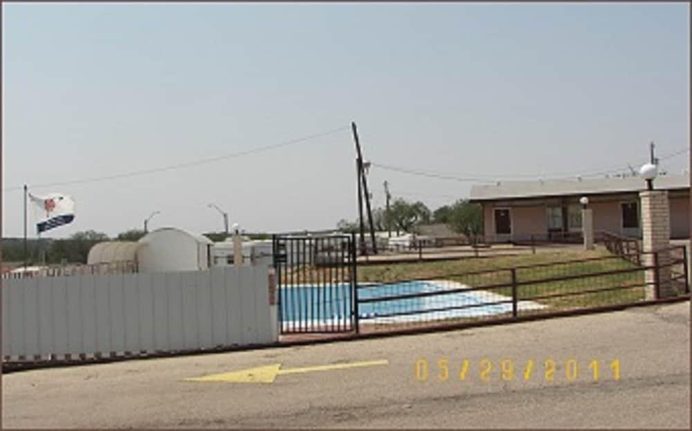 Holiday Host Motel photo 10