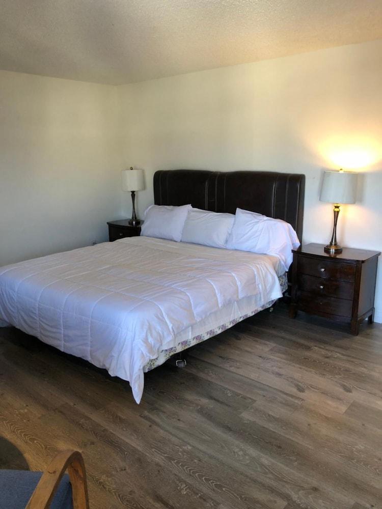 Kings Lodge Motel photo 11