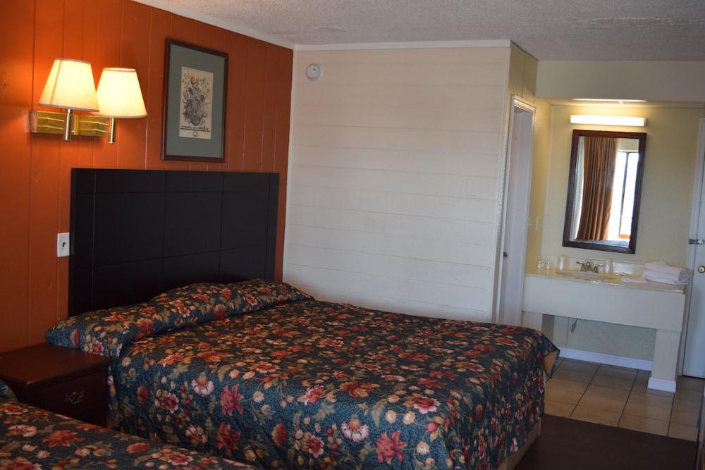 Dry Dock Motel photo 5