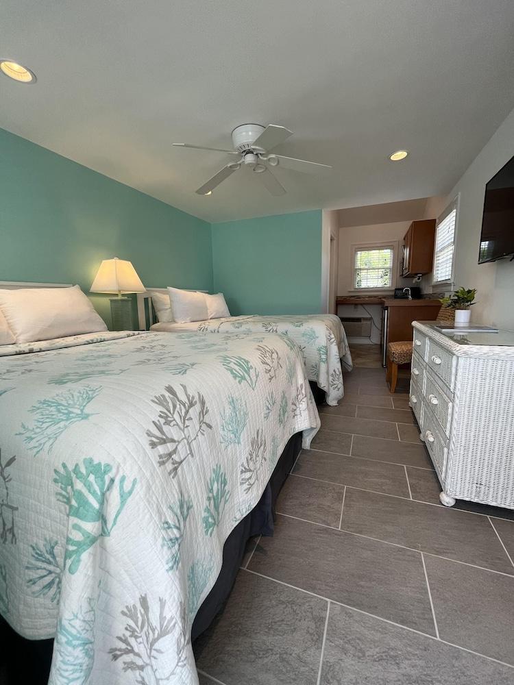 Beach Breeze Inn photo 87