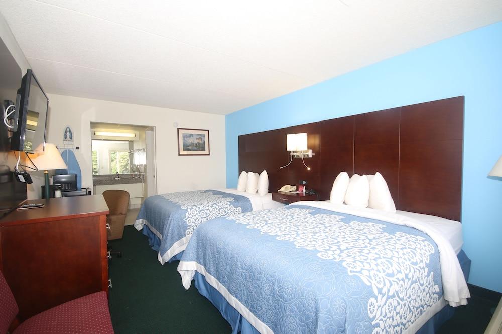 Hamilton Inn Jonesville NC photo 17