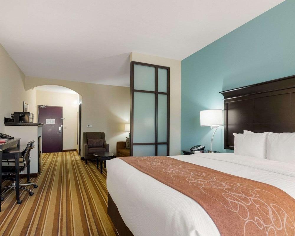 Comfort Suites Topeka Northwest photo 9