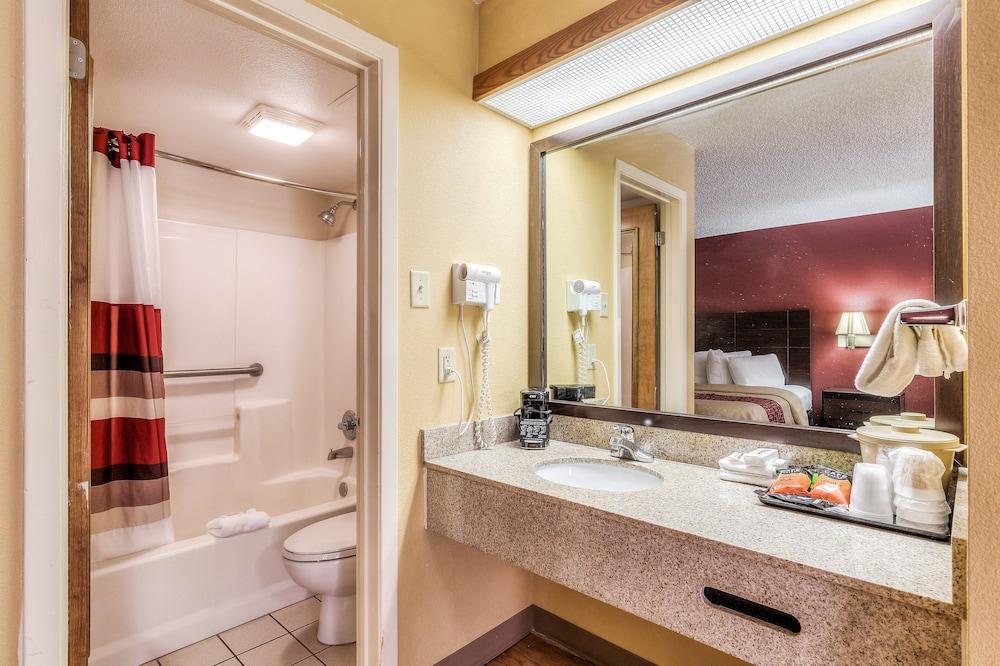 Red Roof Inn Amarillo West photo 30