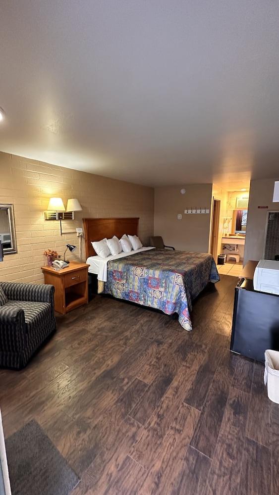 Motel 6 Williams, AZ – Historic Route 66 photo 23