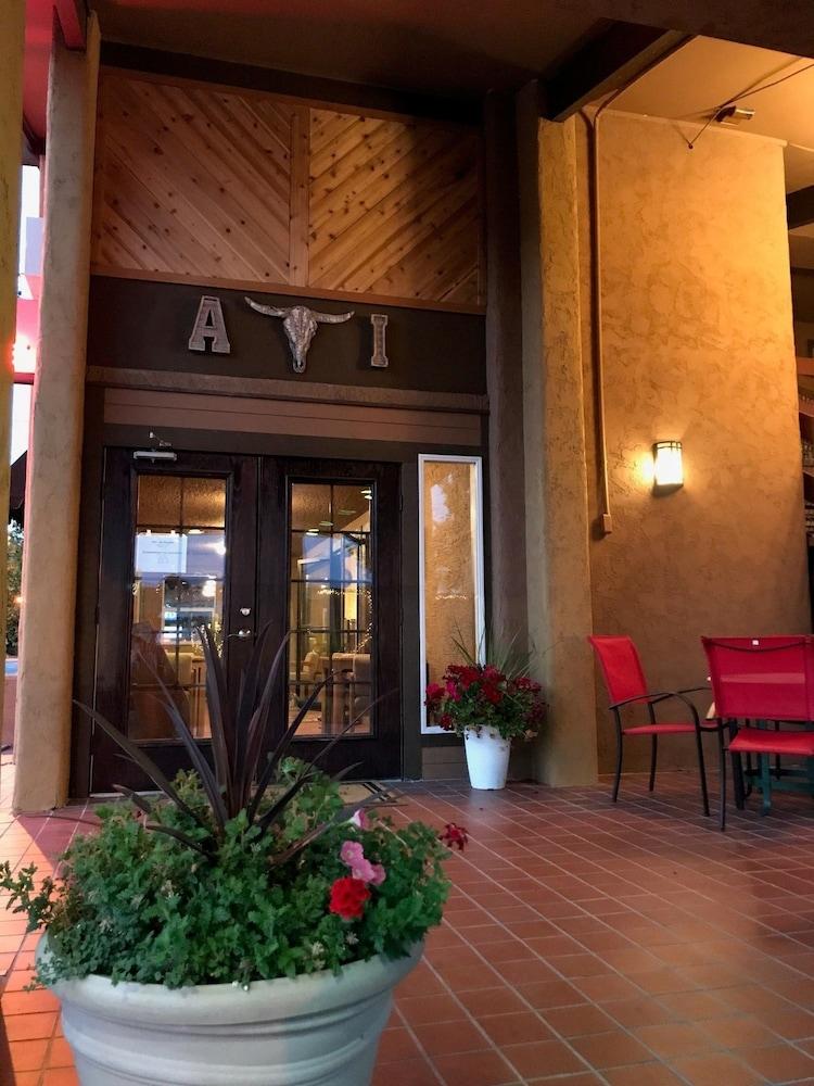 Adobe Inn photo 23
