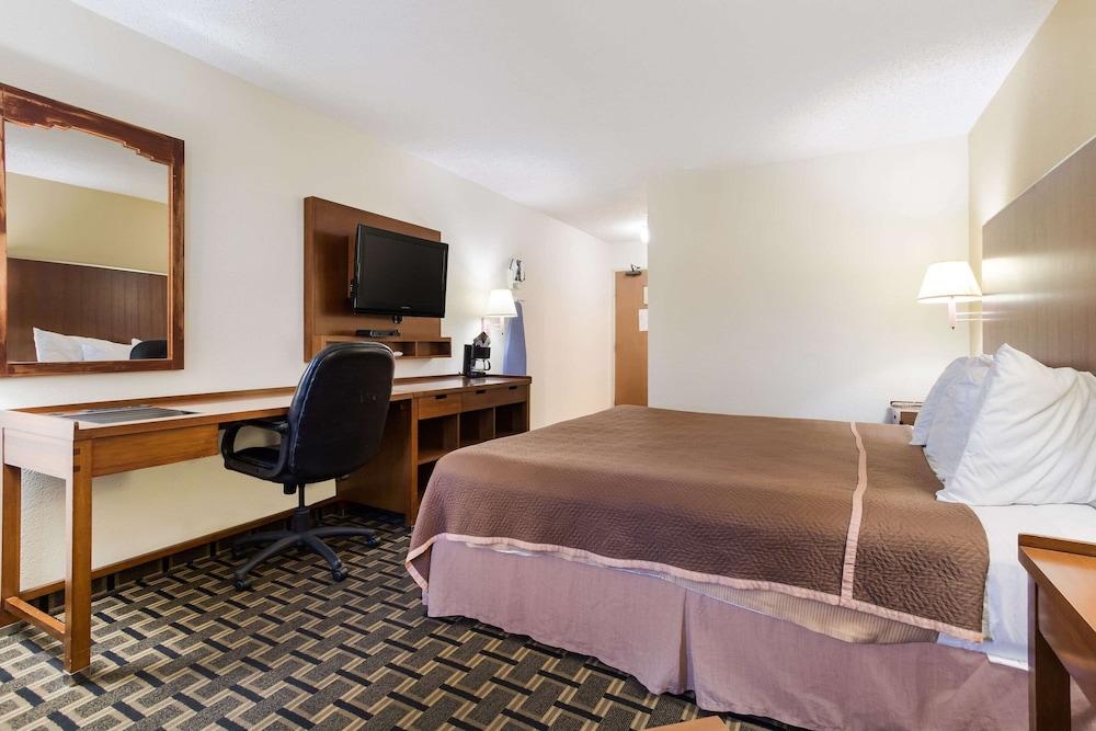Rodeway Inn Gallup West photo 16