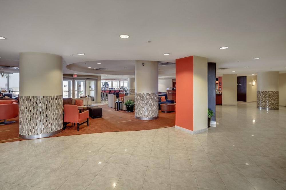 Courtyard by Marriott Jacksonville Beach Oceanfront photo 2