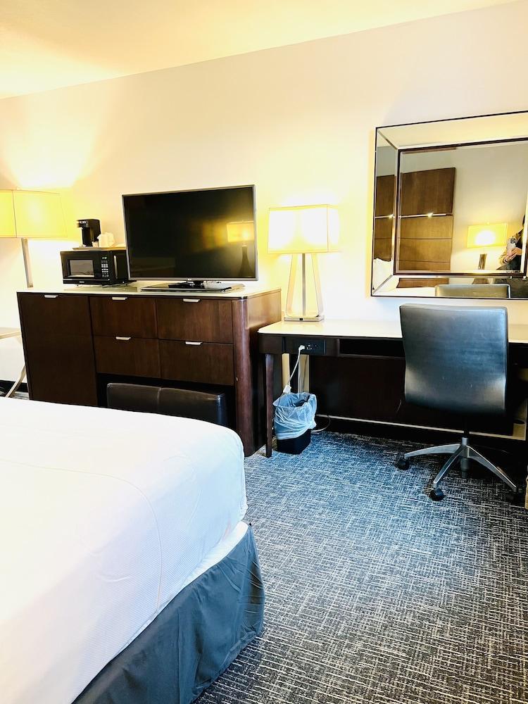 Quality Inn & Suites Caribou photo 30