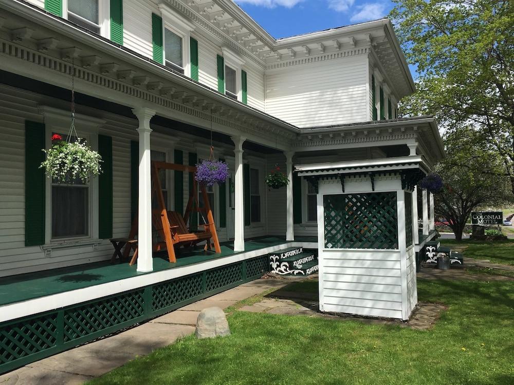 The Colonial Motel photo 34