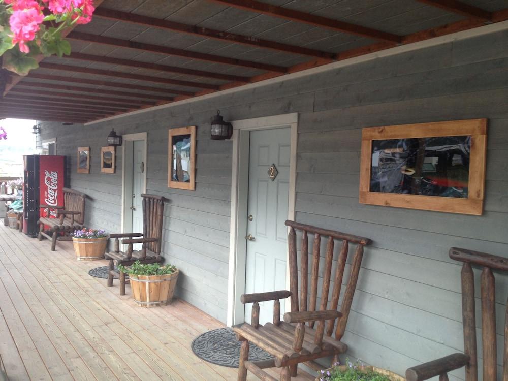 Safari Lodge photo 36