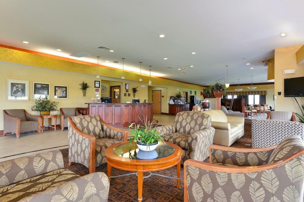 Comfort Suites Salina South photo 15