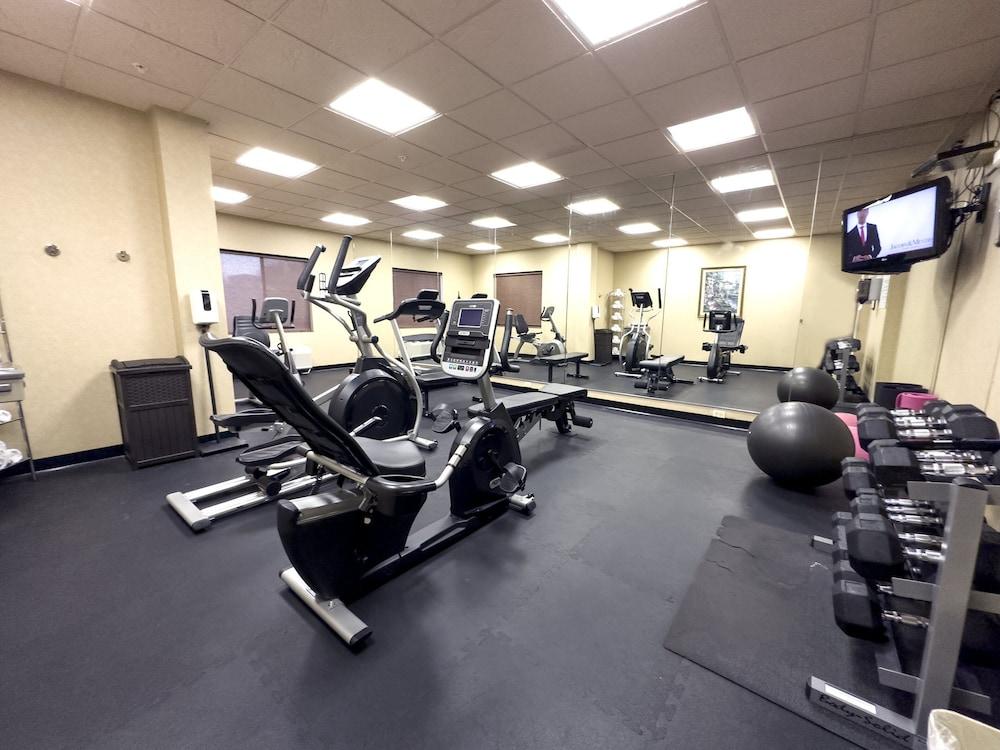 Holiday Inn Express Hotel & Suites Barstow-Outlet Center by IHG photo 24