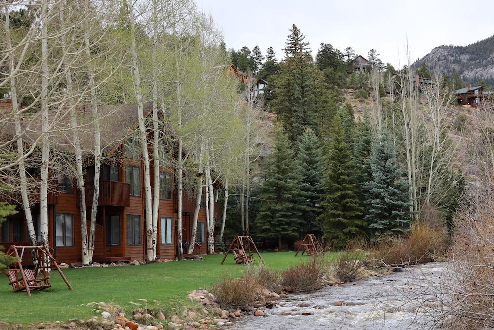 Aspen Winds on Fall River photo 42