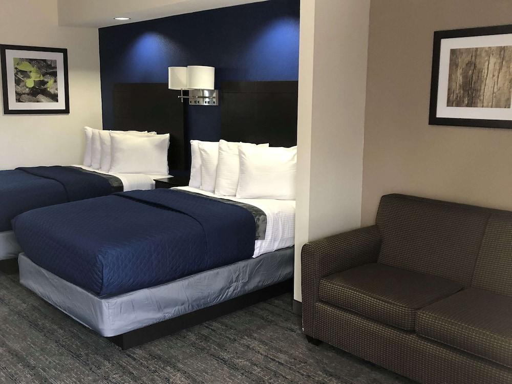 Executive Inn & Suites Joaquin photo 17