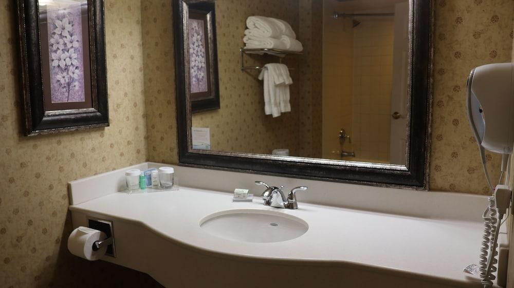 Wingate By Wyndham Peoria photo 35