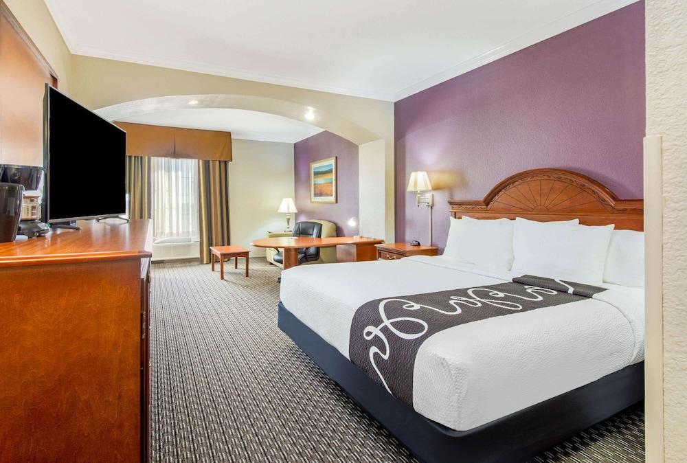 La Quinta Inn & Suites by Wyndham Gainesville photo 30