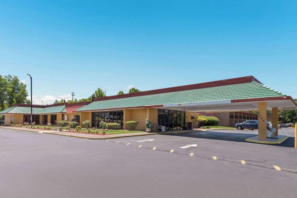 Econo Lodge photo 30