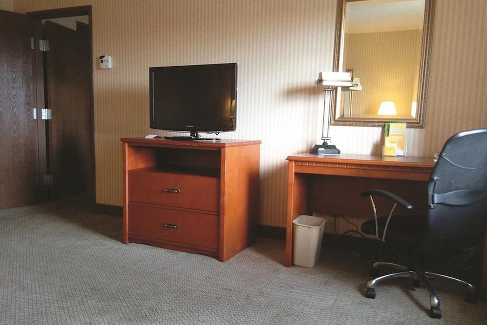 La Quinta Inn by Wyndham Detroit Southgate photo 34