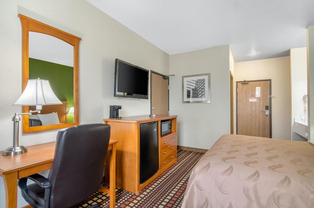 Quality Inn Kearney - Liberty photo 15