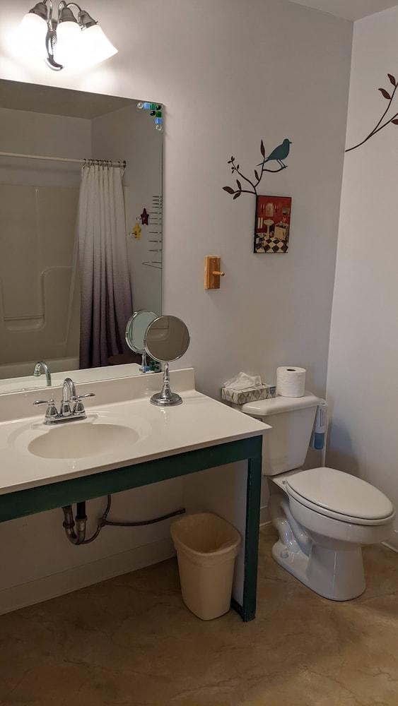 The Meadowlark Inn photo 10