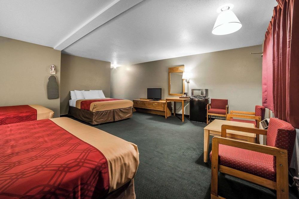 Econo Lodge photo 6