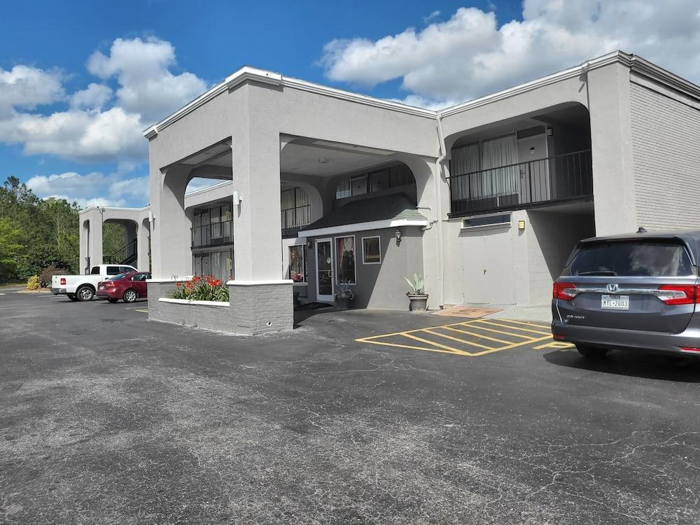 Econo Lodge Andalusia photo 65