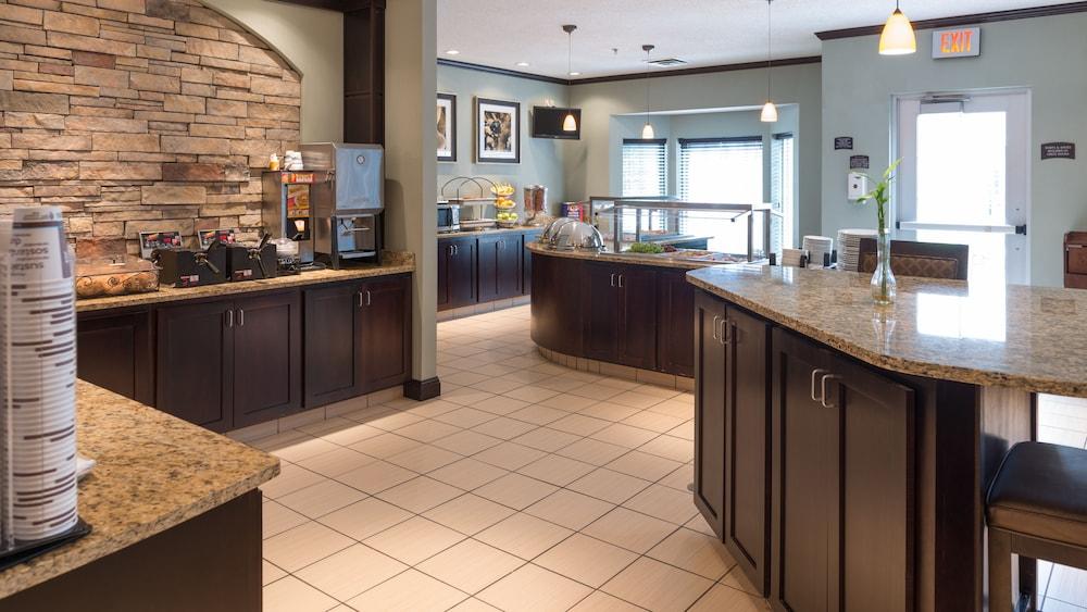 Staybridge Suites Fargo by IHG photo 34