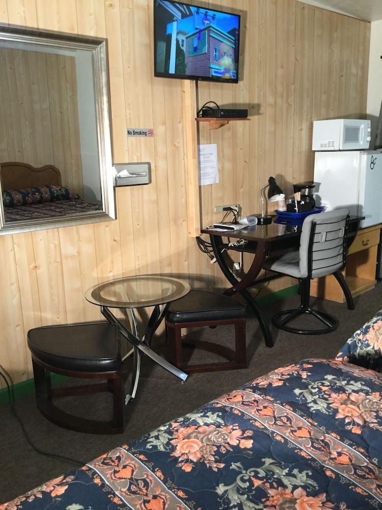 Diamond View Motel photo 32