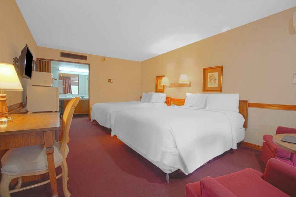 HomeTown Inn by OYO - Liberal, KS photo 28