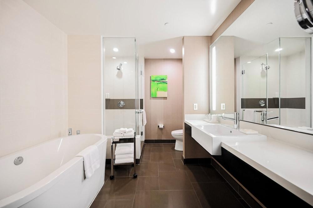 StripViewSuites at Vdara photo 97